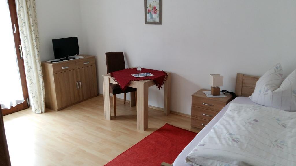 Gästehaus Pöppl Unterwössen Zimmer foto