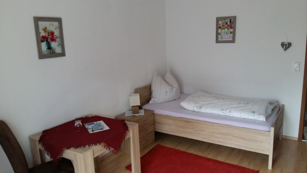 Gästehaus Pöppl Unterwössen Zimmer foto